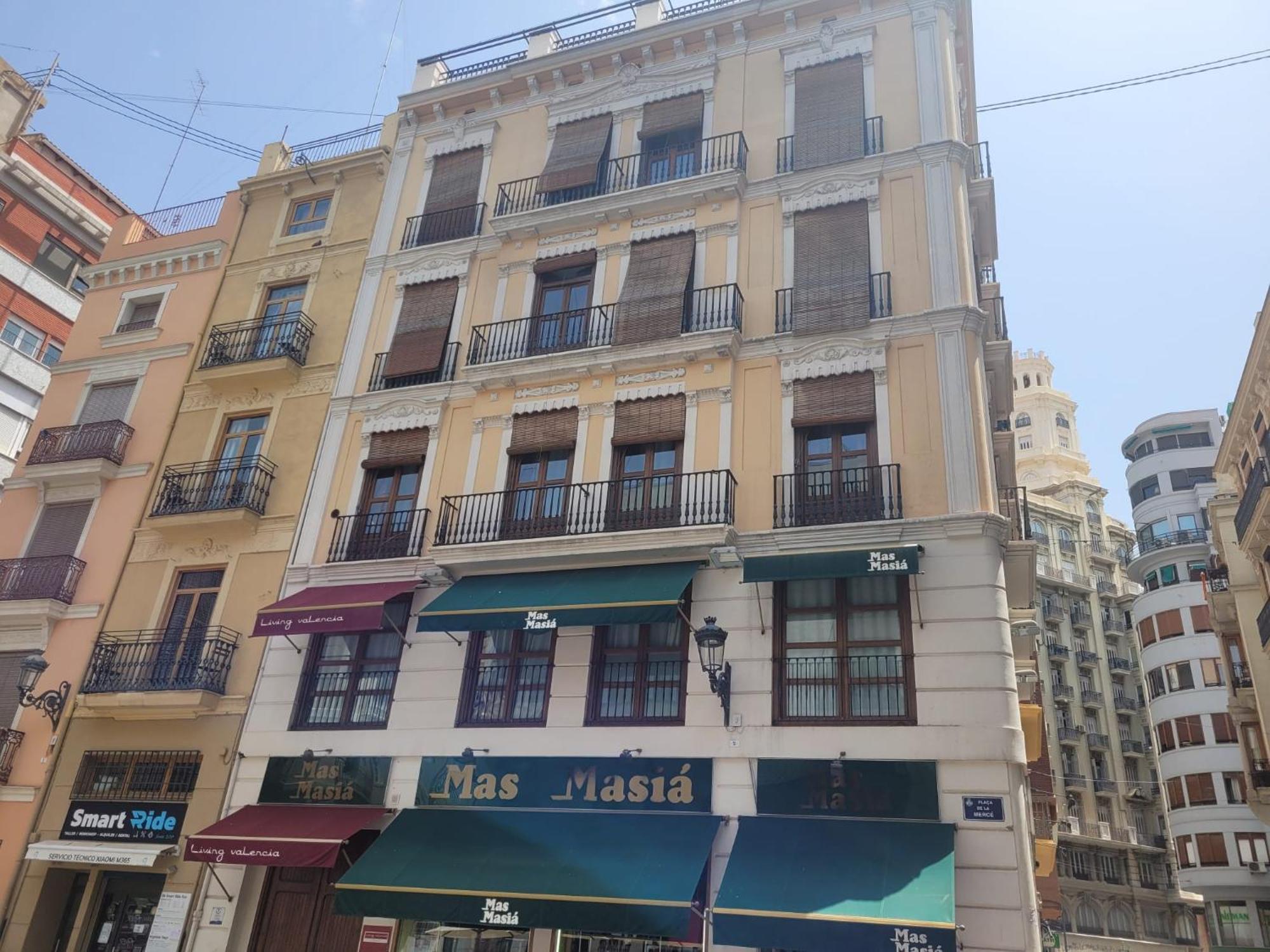 Living Valencia Apartments - Merced المظهر الخارجي الصورة