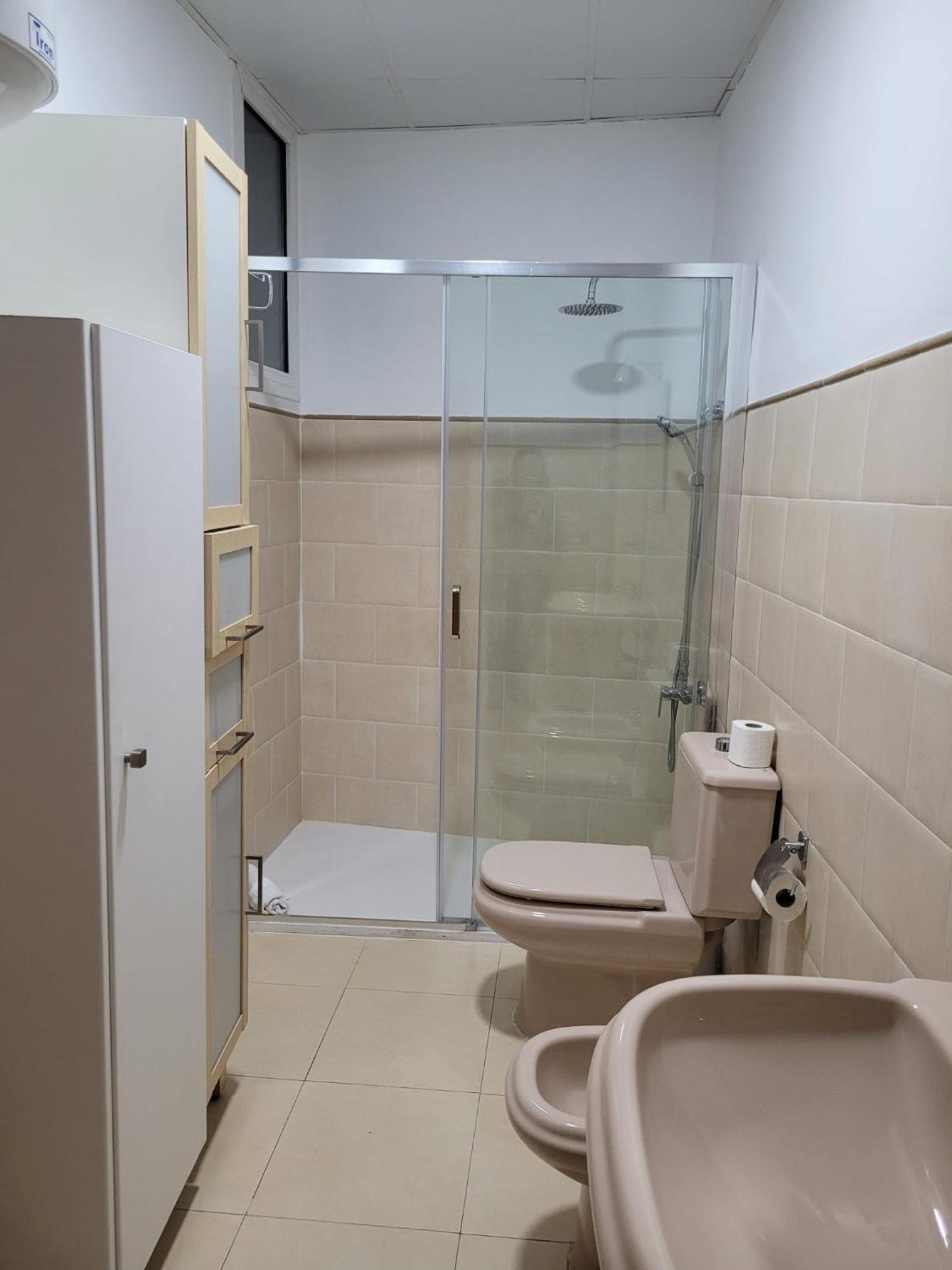 Living Valencia Apartments - Merced المظهر الخارجي الصورة