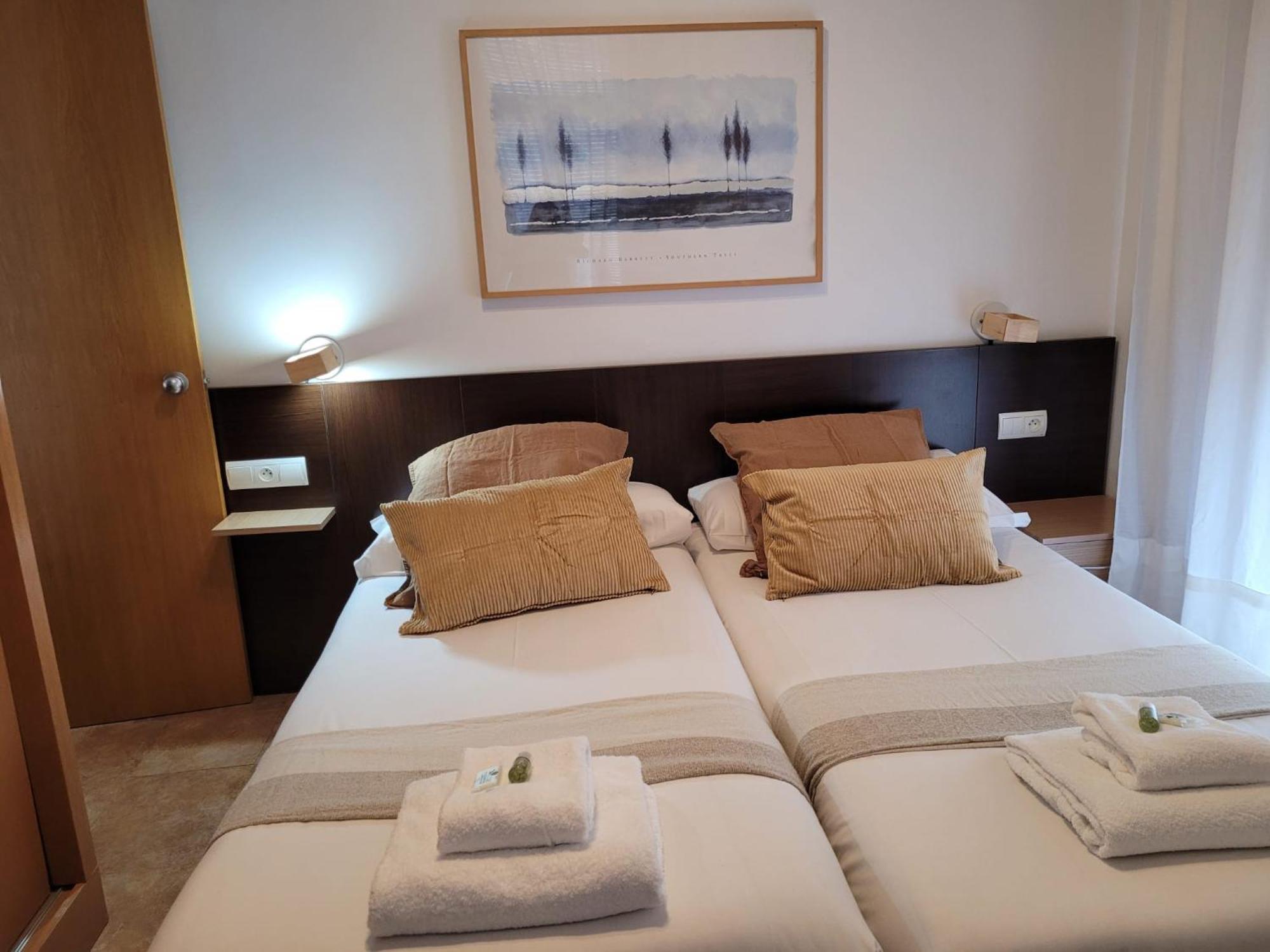 Living Valencia Apartments - Merced المظهر الخارجي الصورة