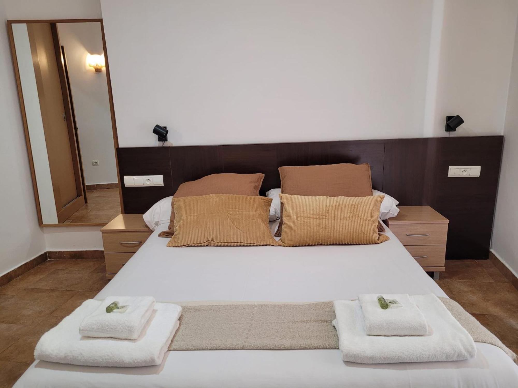 Living Valencia Apartments - Merced المظهر الخارجي الصورة