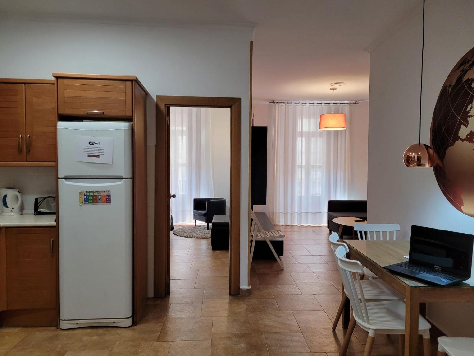 Living Valencia Apartments - Merced المظهر الخارجي الصورة