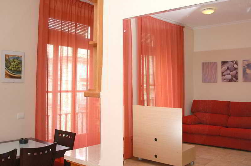 Living Valencia Apartments - Merced المظهر الخارجي الصورة