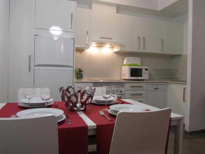 Living Valencia Apartments - Merced المظهر الخارجي الصورة