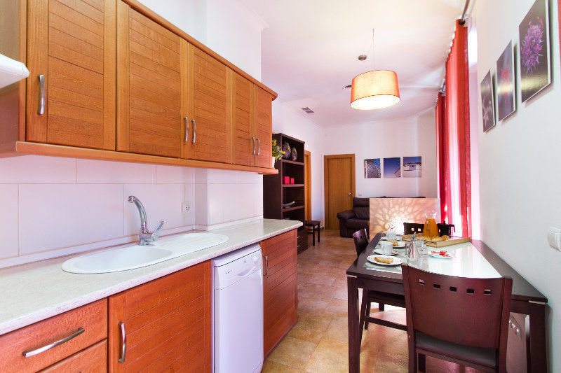 Living Valencia Apartments - Merced المظهر الخارجي الصورة