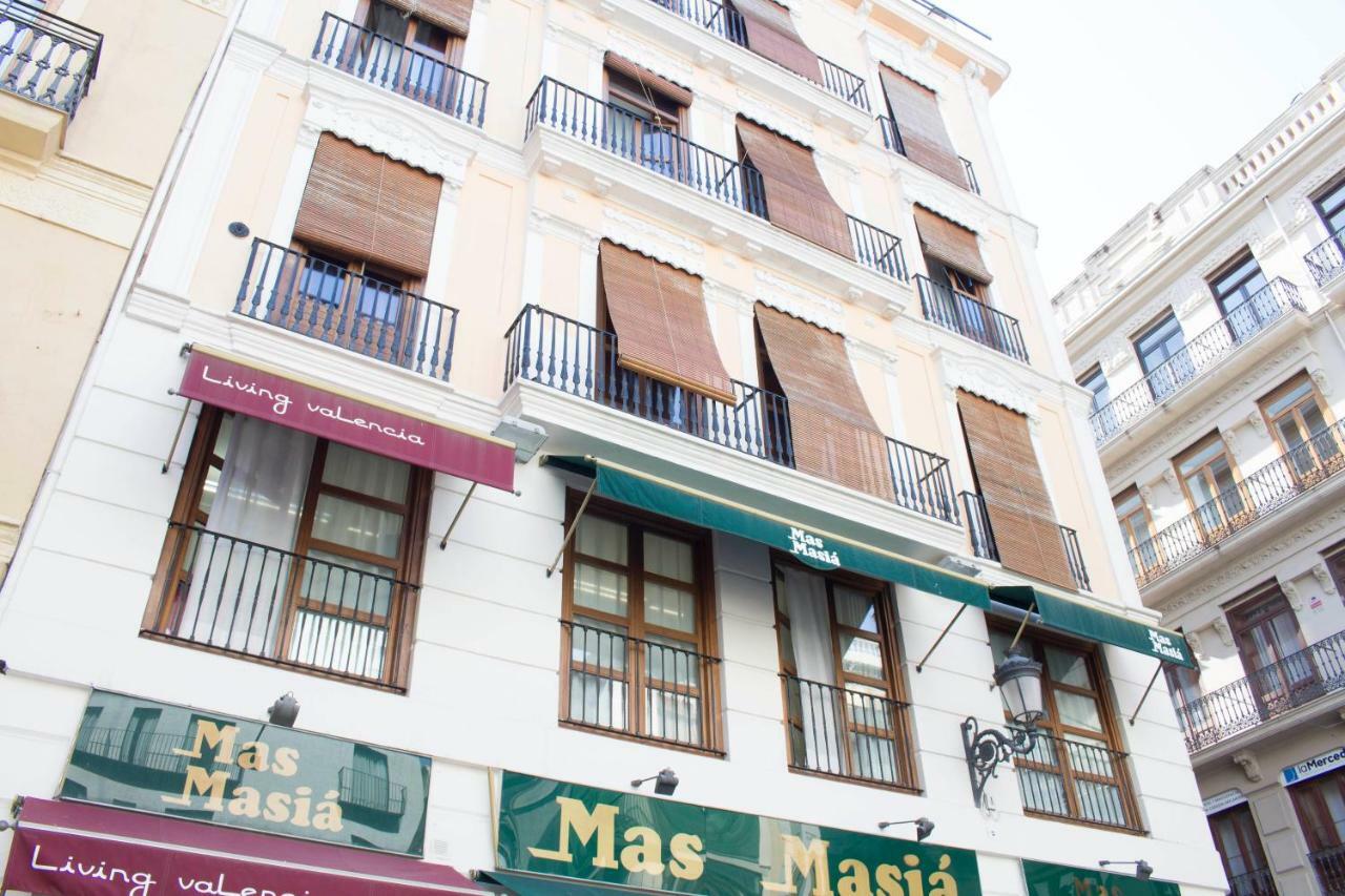 Living Valencia Apartments - Merced المظهر الخارجي الصورة