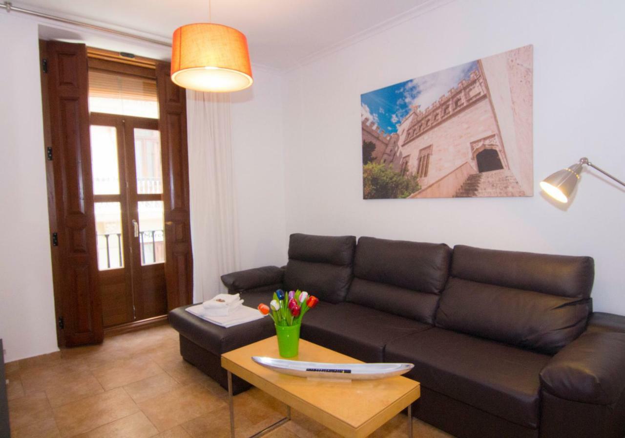 Living Valencia Apartments - Merced المظهر الخارجي الصورة