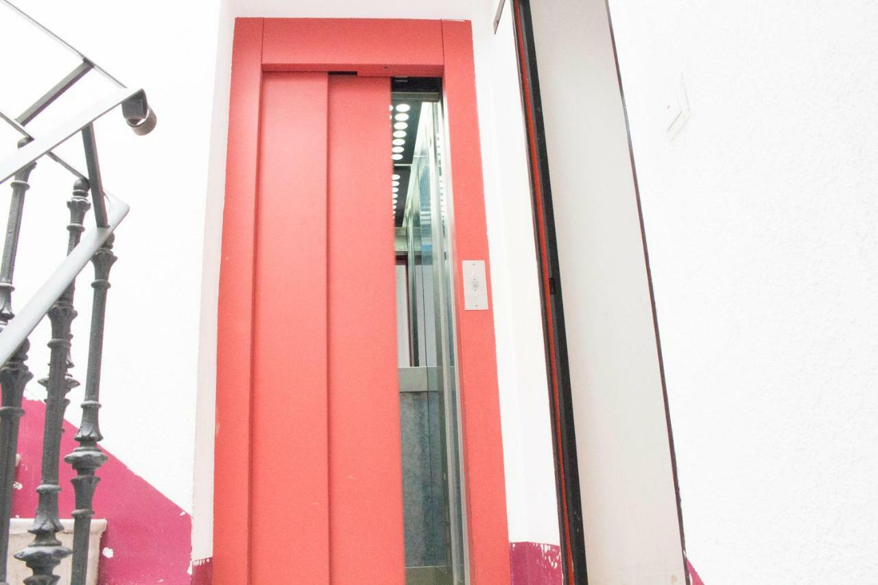 Living Valencia Apartments - Merced المظهر الخارجي الصورة