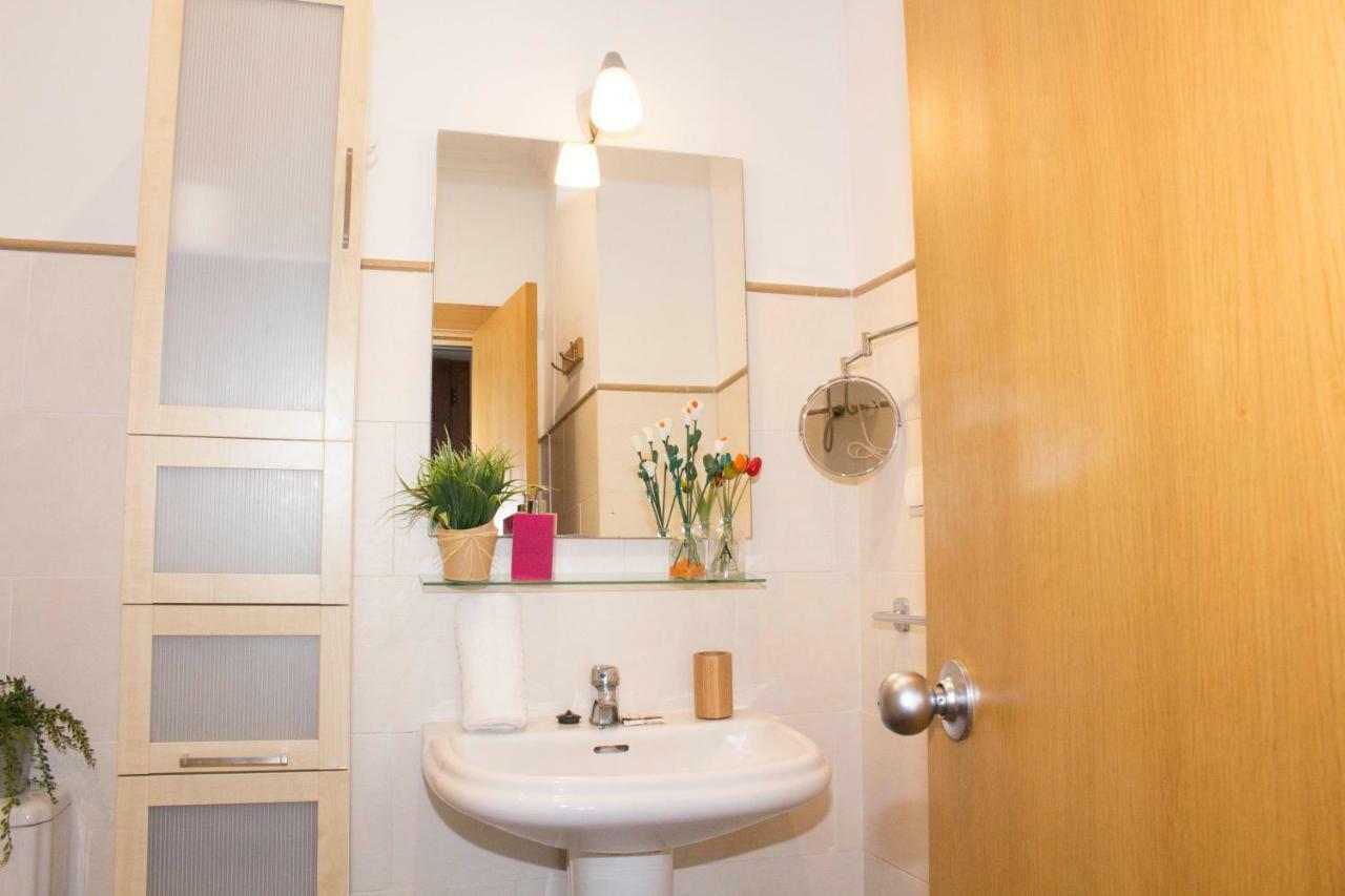 Living Valencia Apartments - Merced المظهر الخارجي الصورة